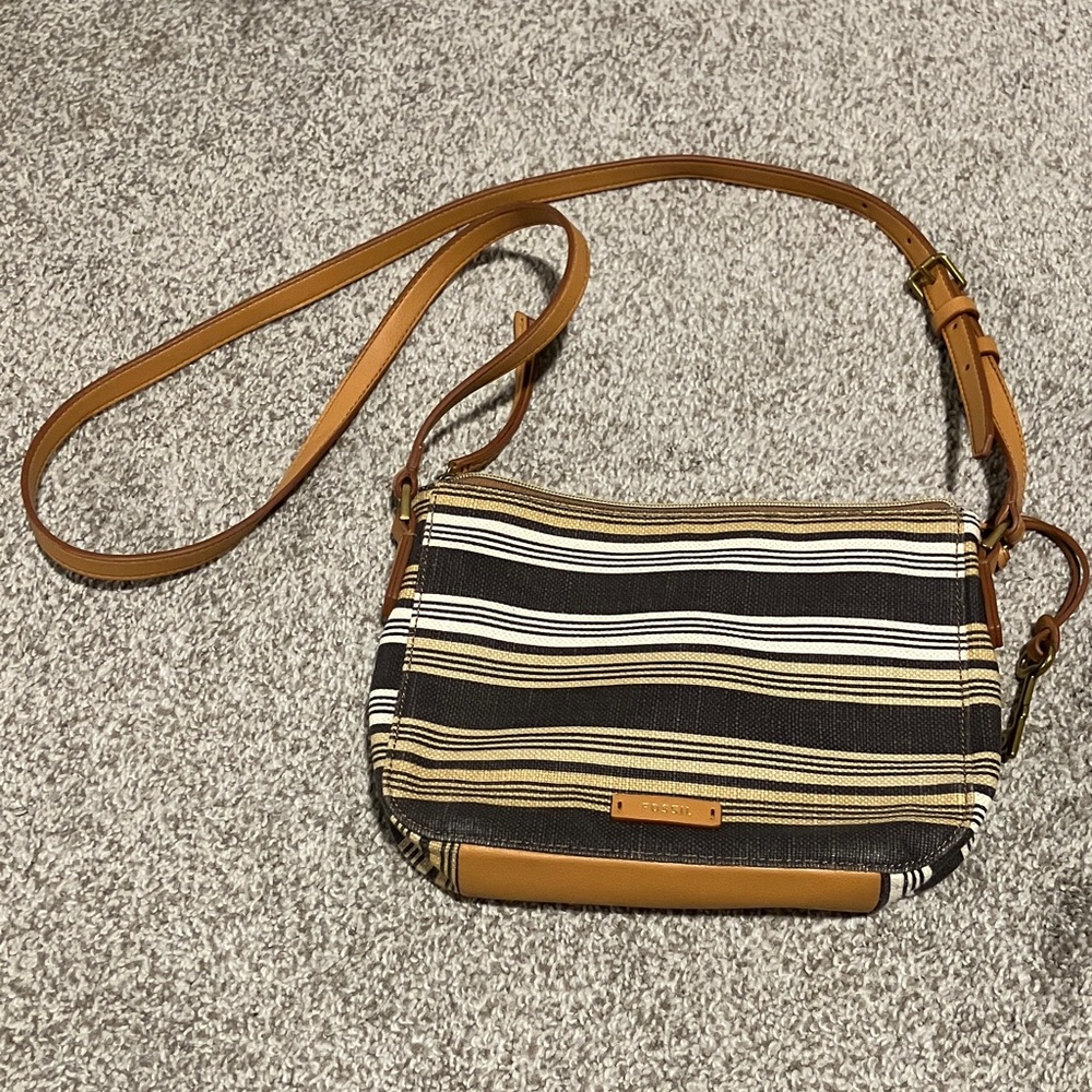 NWOT FOSSIL STRIPED CROSS BODY BAG WITH KEY